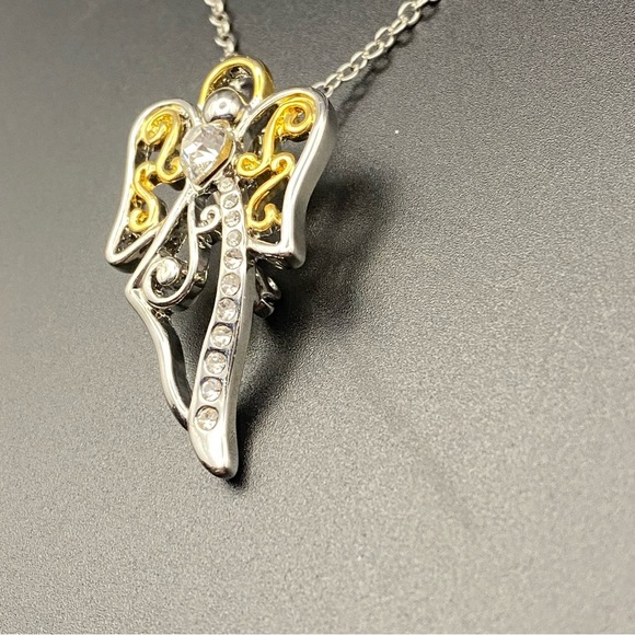 Crystal Angel Pendant/brooch Necklace - Picture 4 of 7